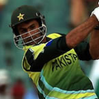Malik shines as Pakistan sail past India